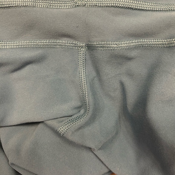 Lululemon size 6 leggings.  Blue high rise.  Great condition! - Picture 6 of 7